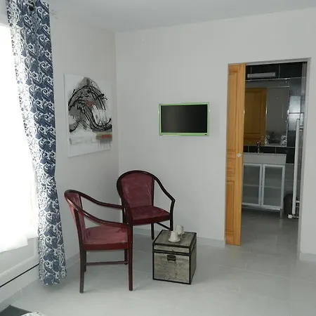 فندق مبيت وإفطار Aujuseb *